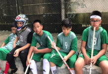 Bermain FloorBall SMP sekolah Islam Tugasku